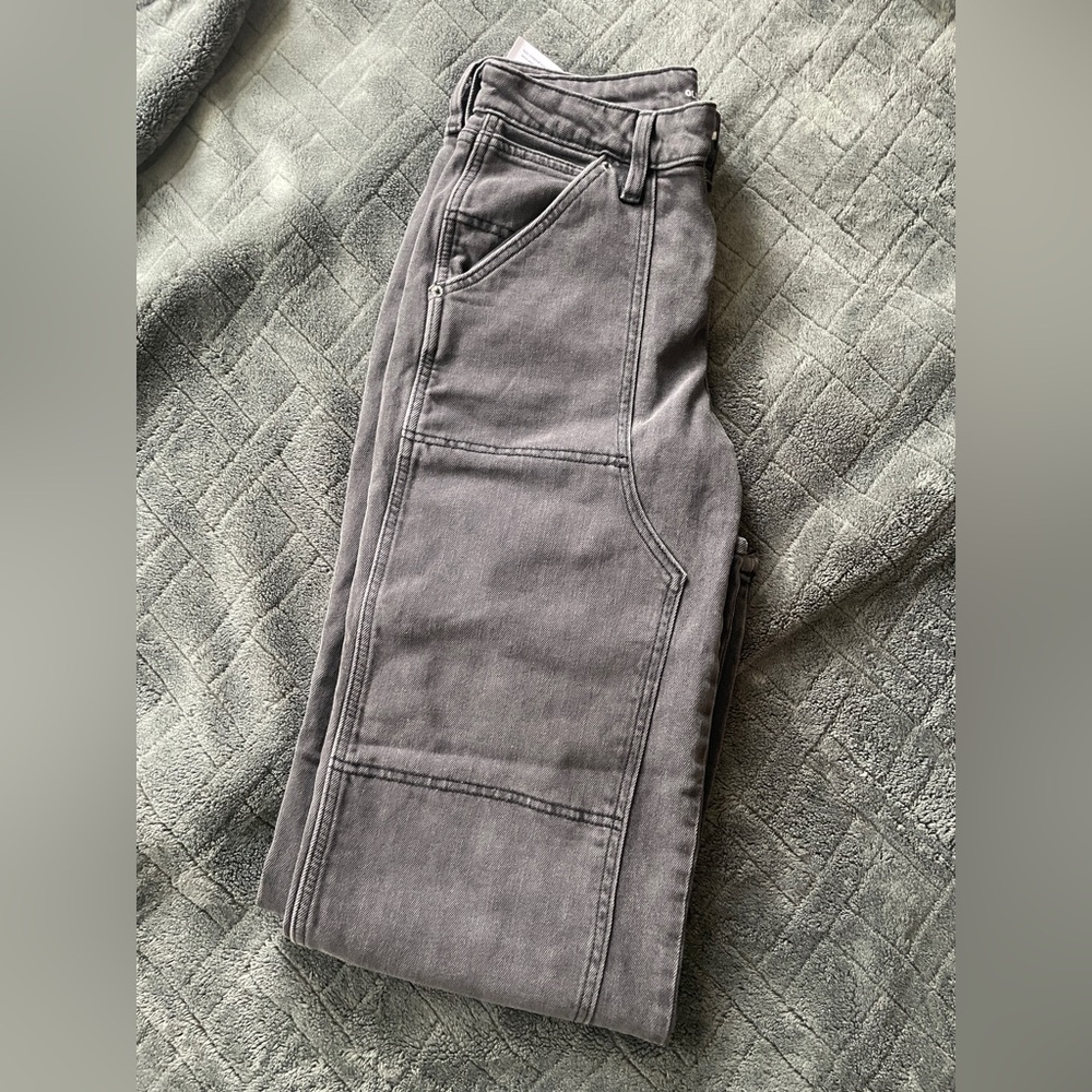 Old Navy Straight Leg Jeans in Gray